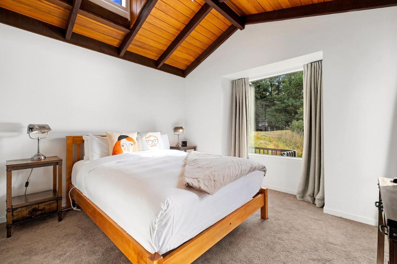 Queenstown Lakefront Dream 4 Bed Exterior photo